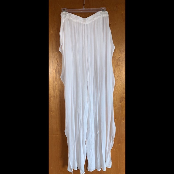 ⭐️ SOLD ⭐️ White Sexy Beach cover up (2 piece) - Picture 2 of 6